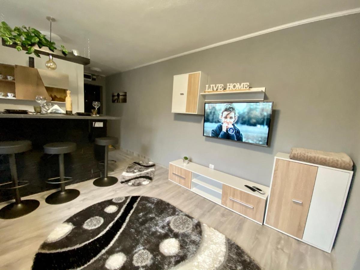 T&T Apartman Praid Exterior foto